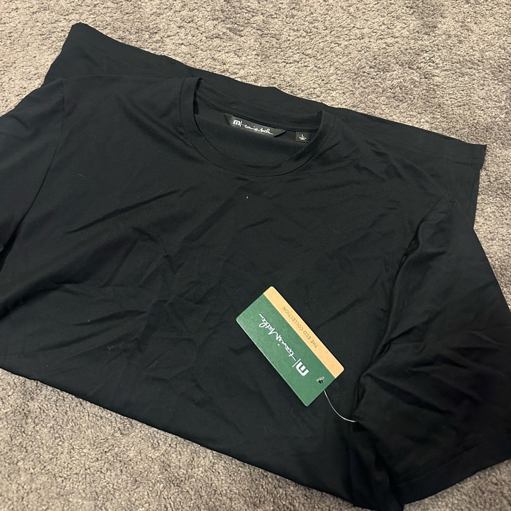 Travis Mathew T-shirt (solid black brand new)